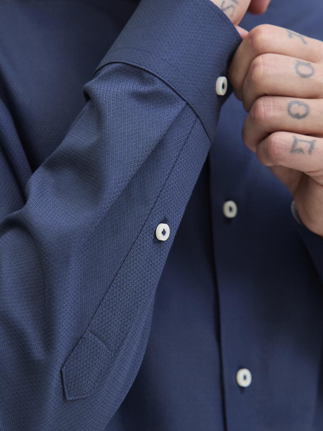 12260641BLACK IRIS_6_P