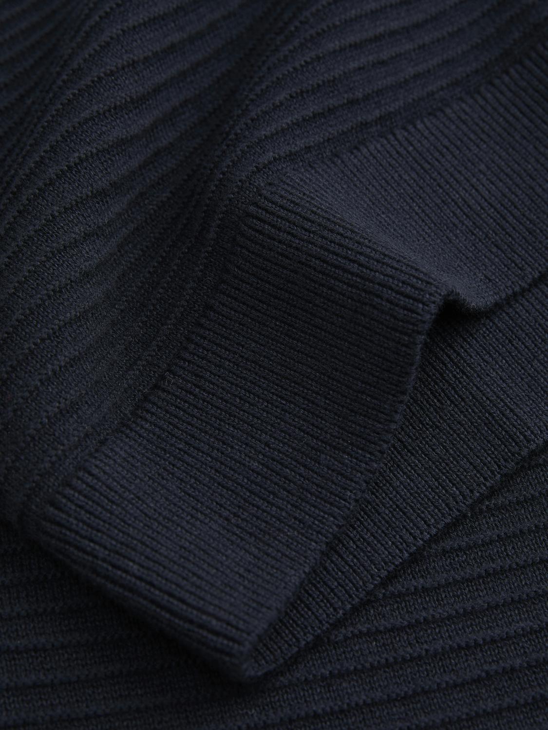 12278963SKY CAPTAIN_2_P