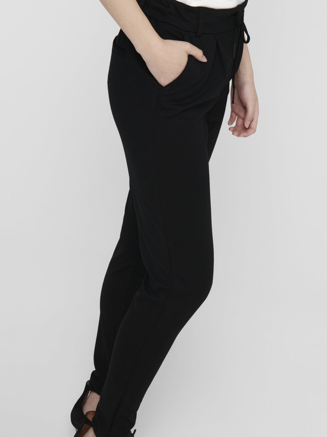 15115847BLACK_4_P