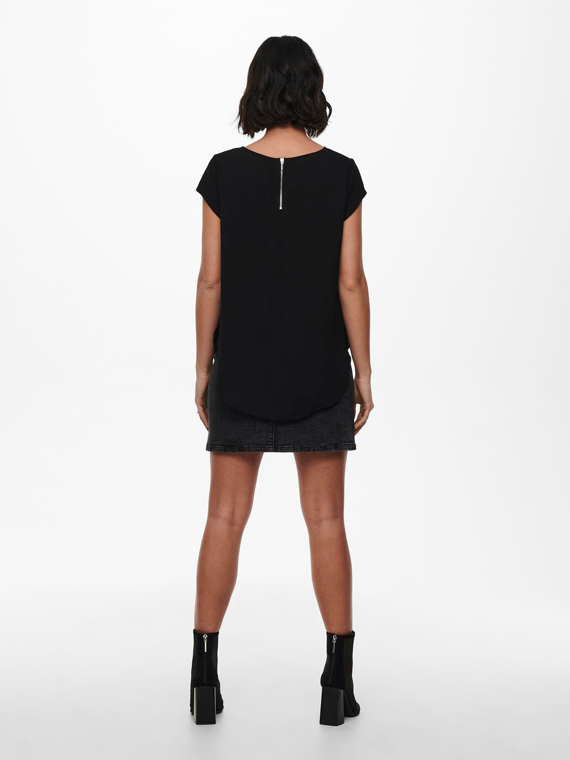 15142784BLACK_5_P