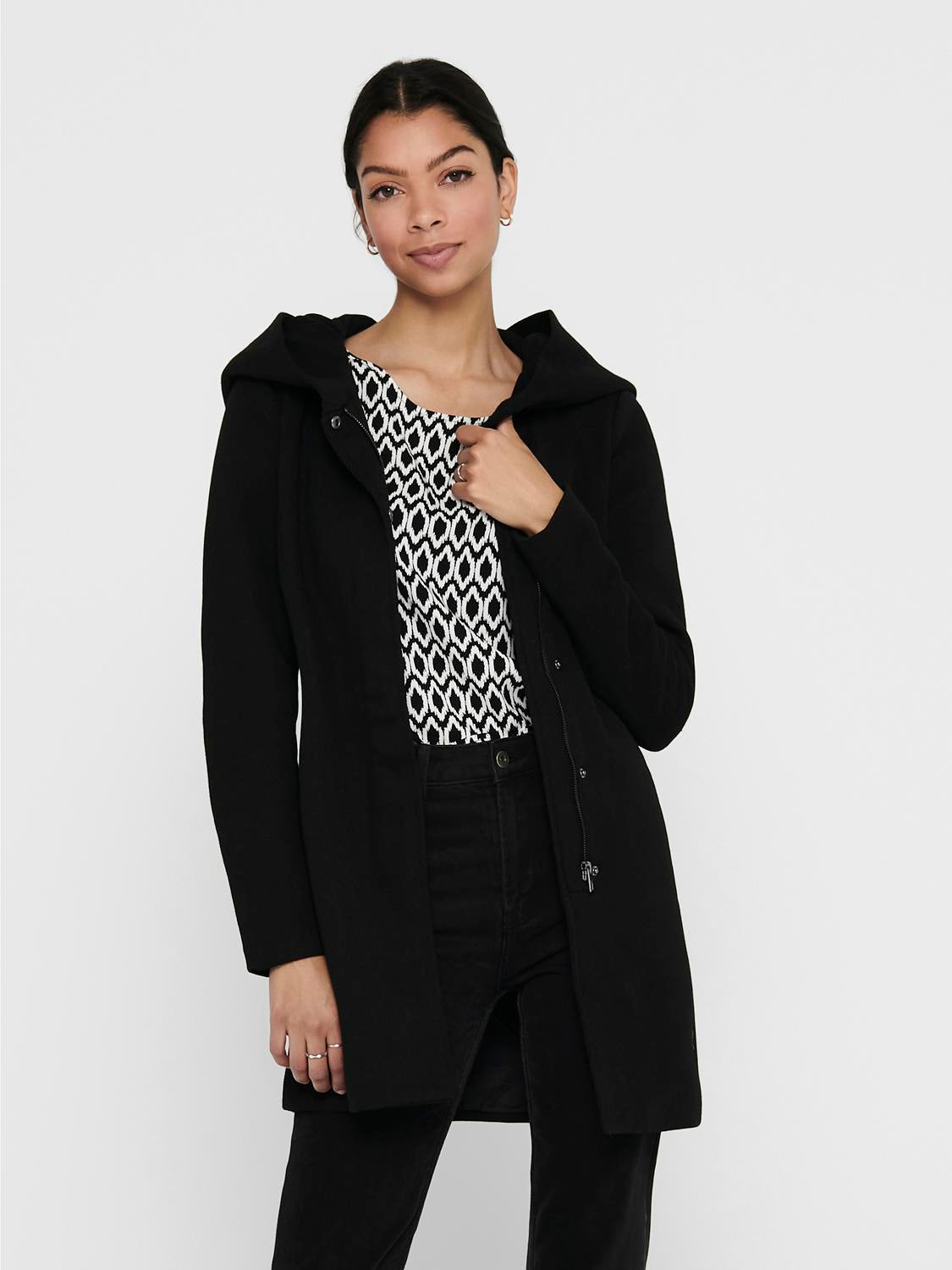15142911BLACK_2_P
