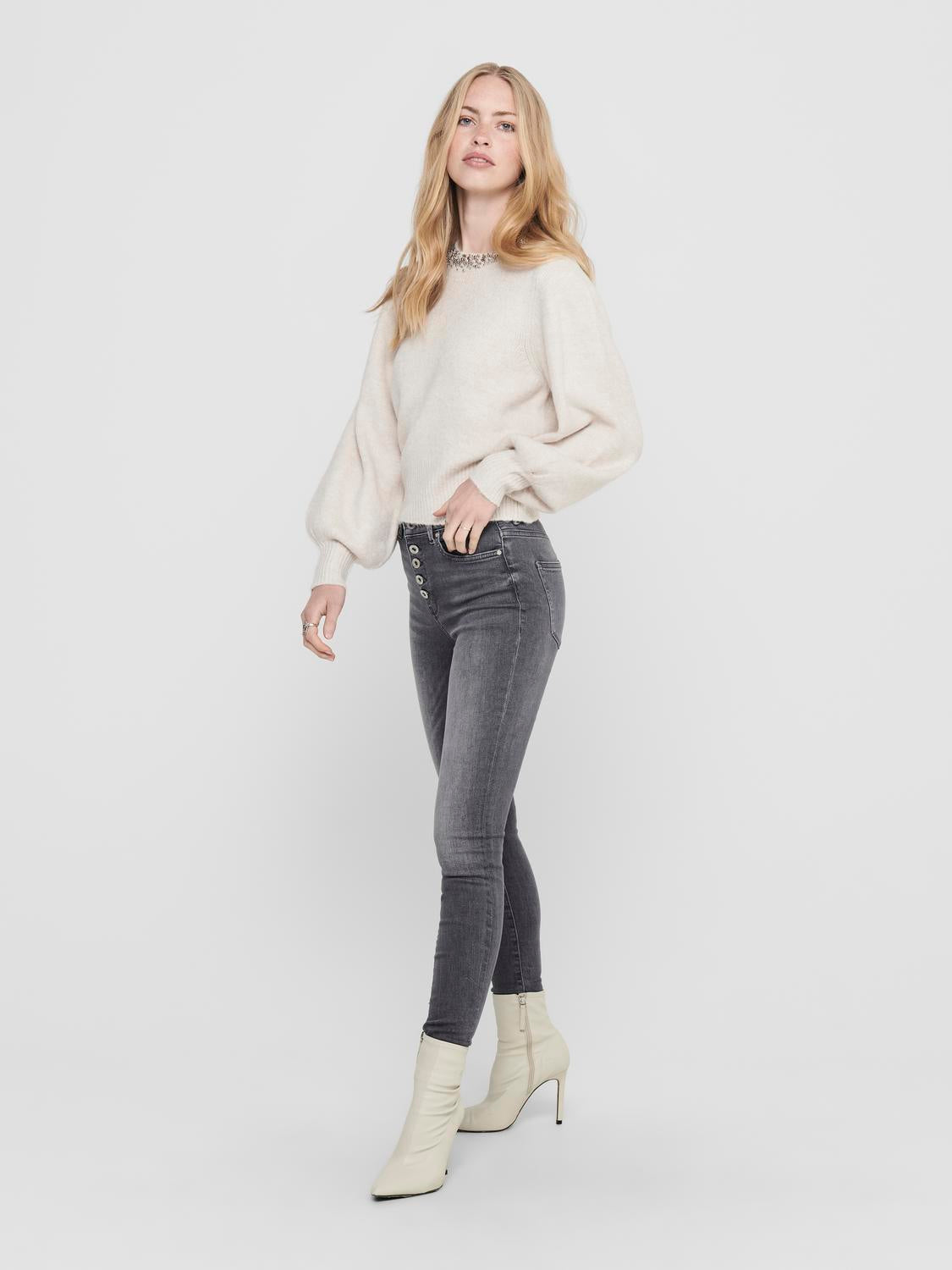 15210667PUMICE STONE()W WHITE M_4_P