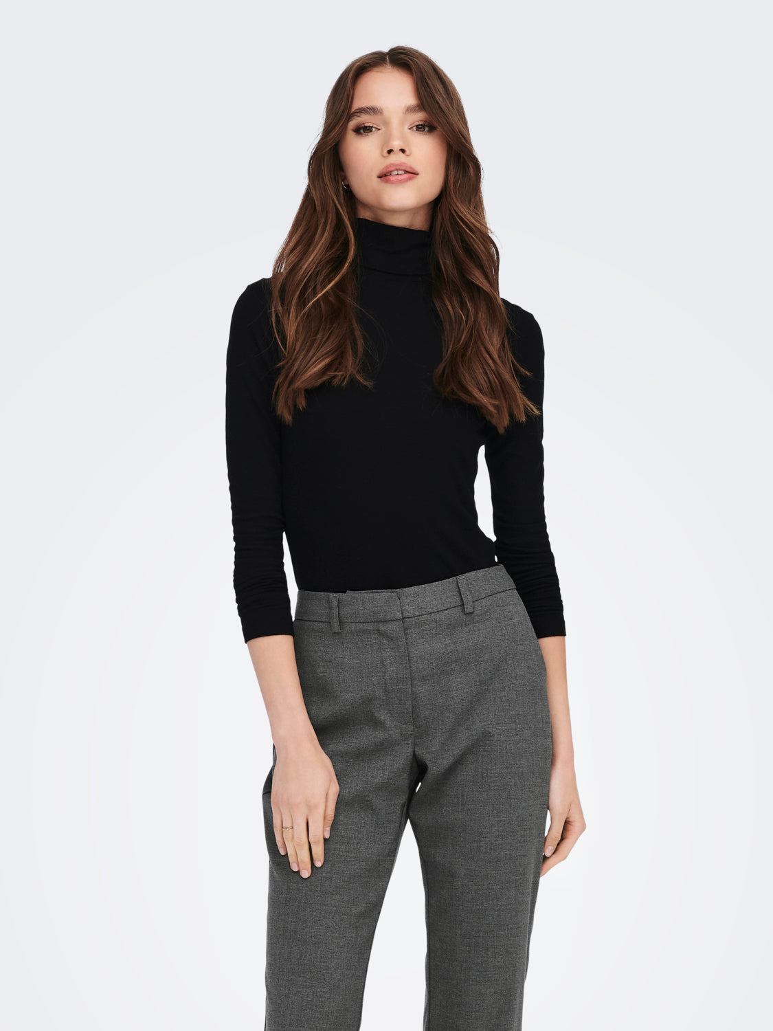 15256046BLACK_2_P