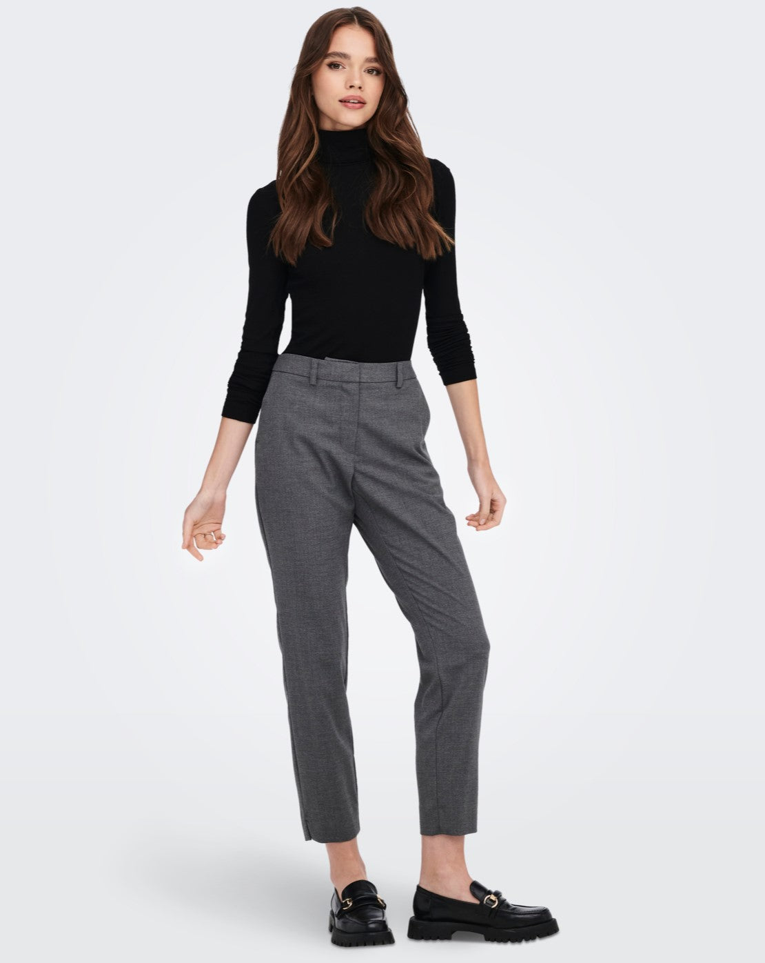 15256046BLACK_3_P