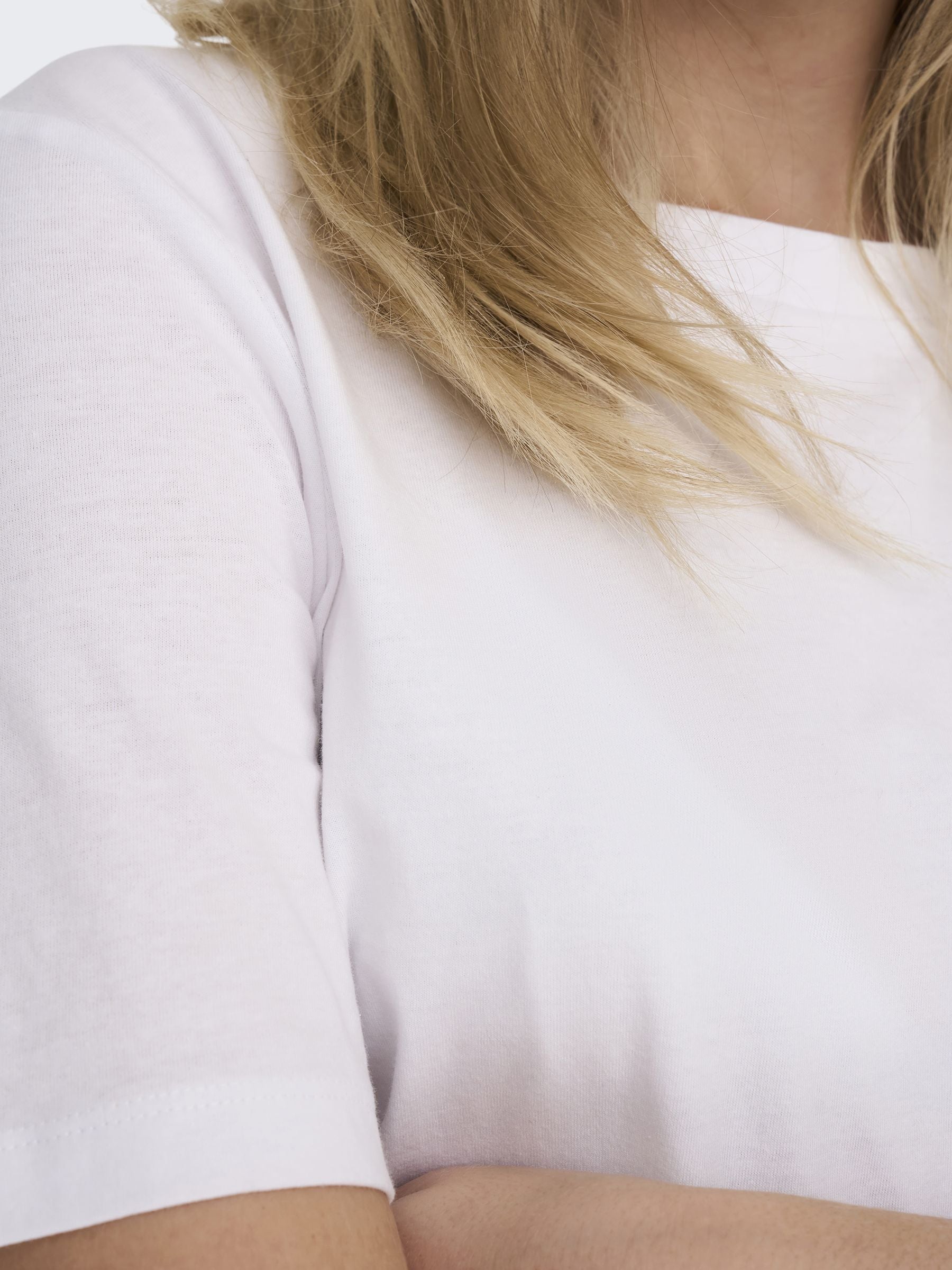 15270390WHITE_6_P