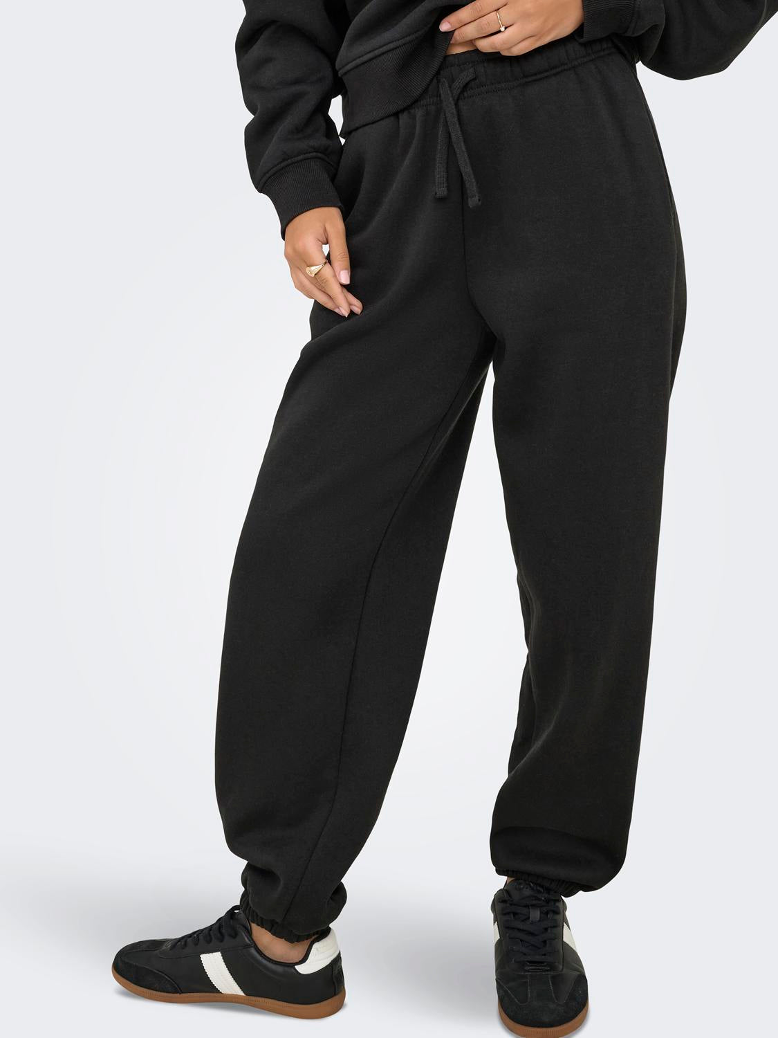 15357504BLACK_5_P