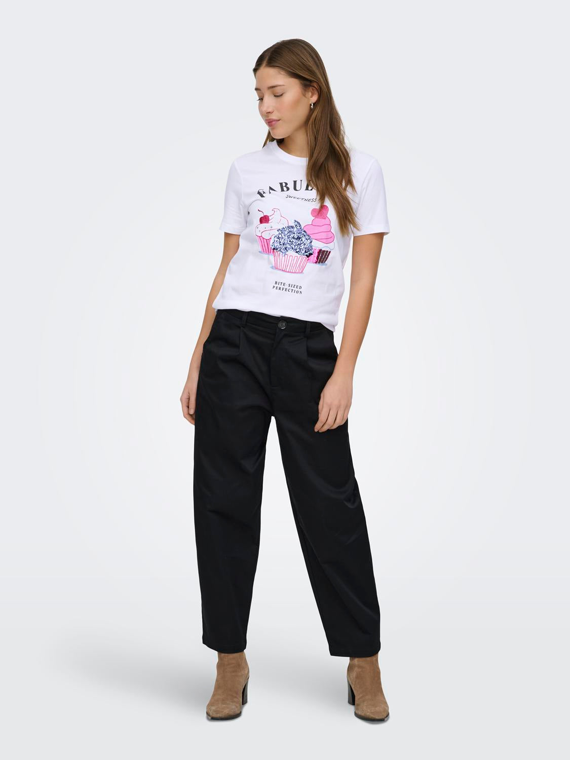 15368885BRIGHT WHITE()FABULOUS_5_P