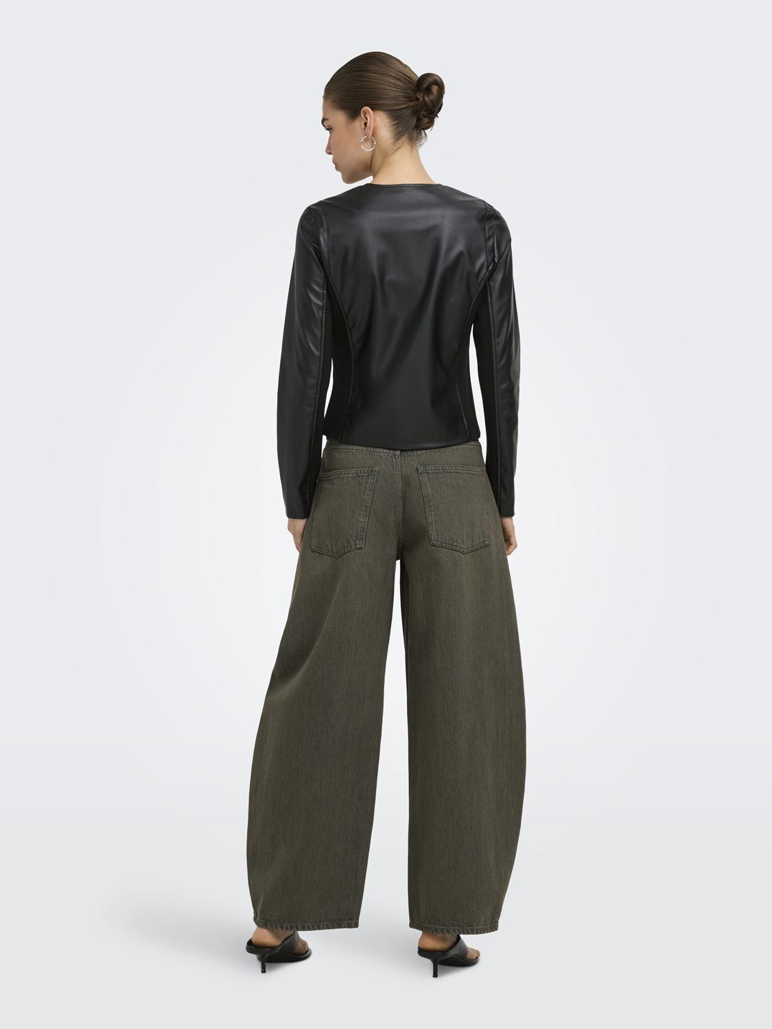 15373291BLACK_3_P