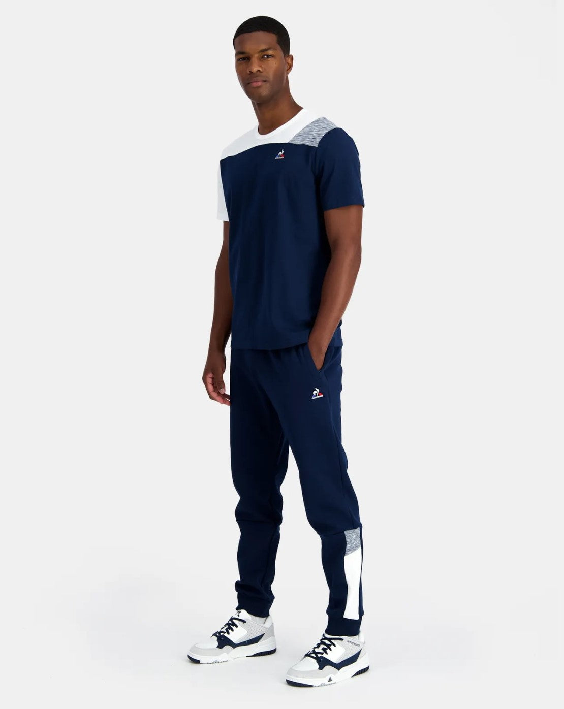2320474BLUE ESSENTIEL_2_P