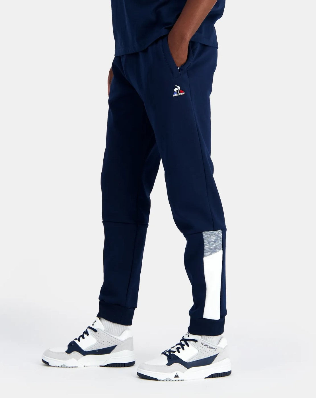 2320474BLUE ESSENTIEL_3_P