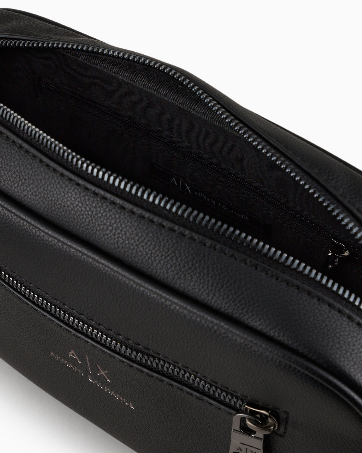 958446 CC83000020 BLACK_3_P