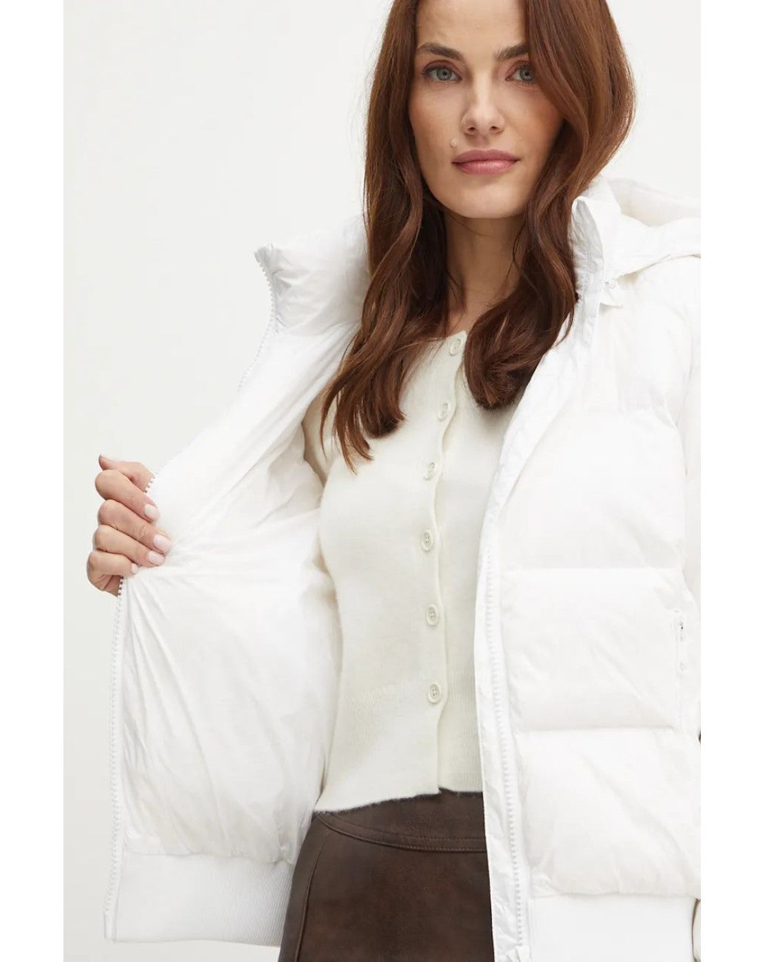 XW000228 AF10860U0001 WHITE_3_P