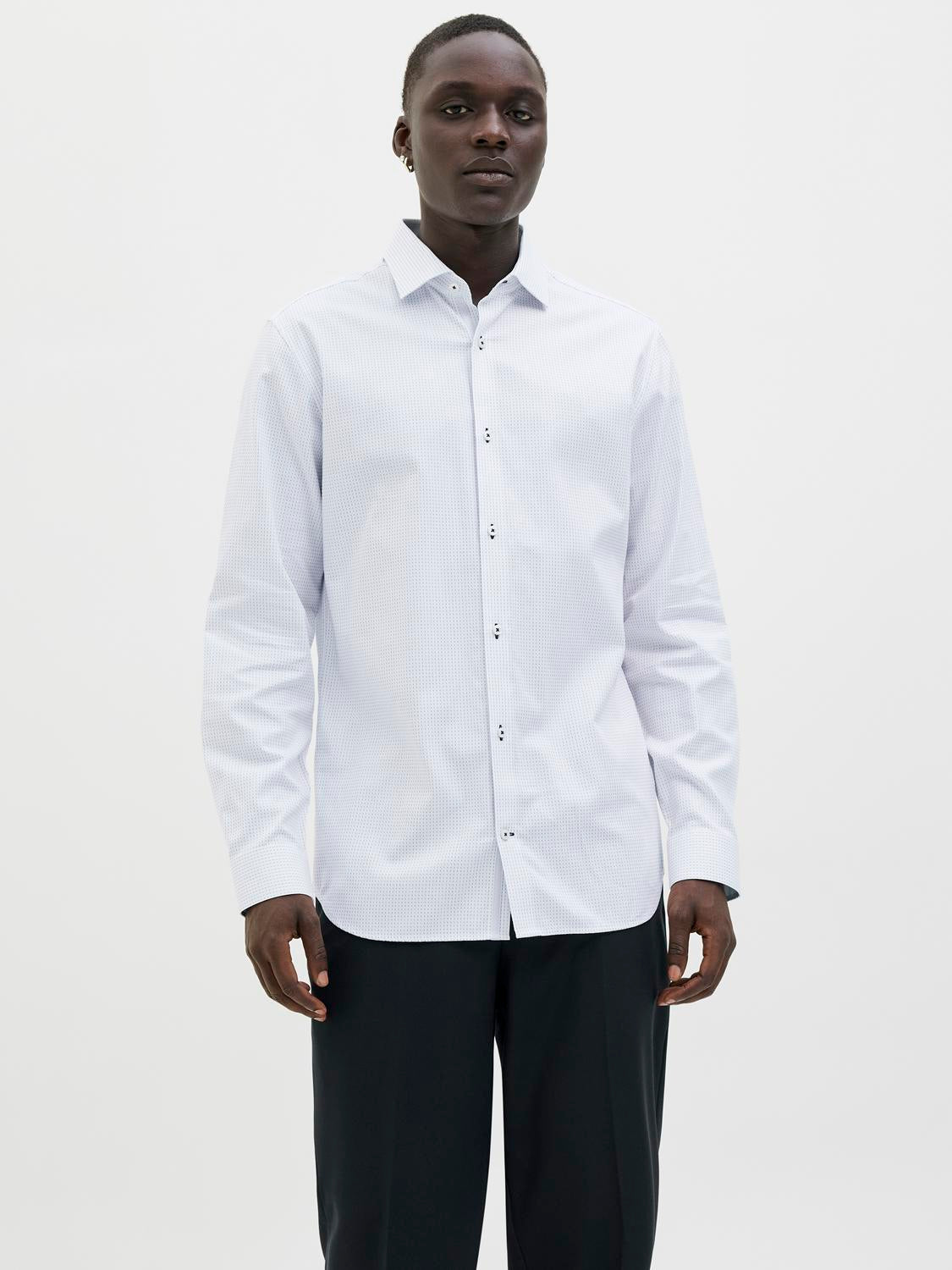 12260641WHITE_1_P