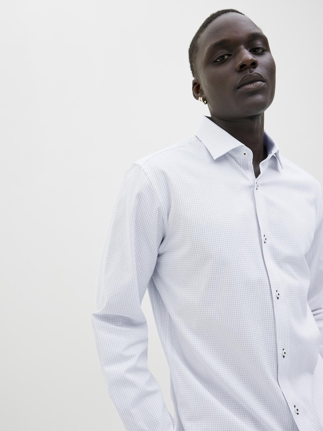 12260641WHITE_4_P