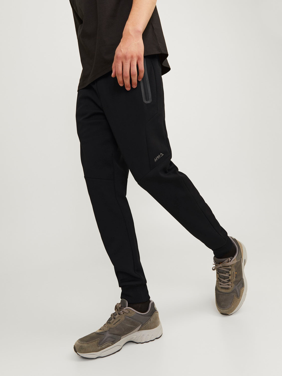 12261991BLACK_4_P