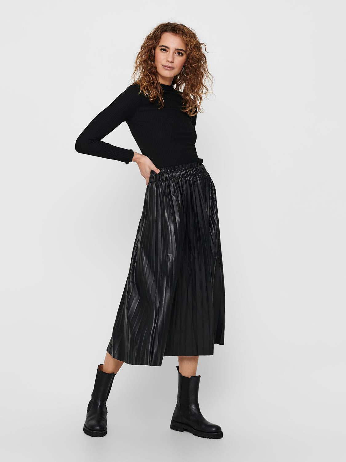 15180040BLACK_5_P