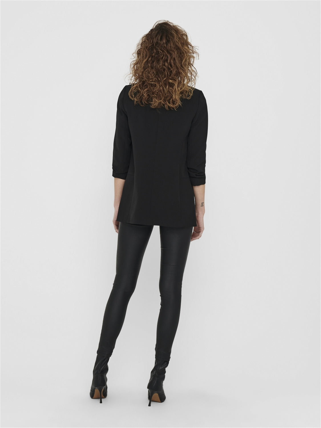 15197451BLACK_3_P