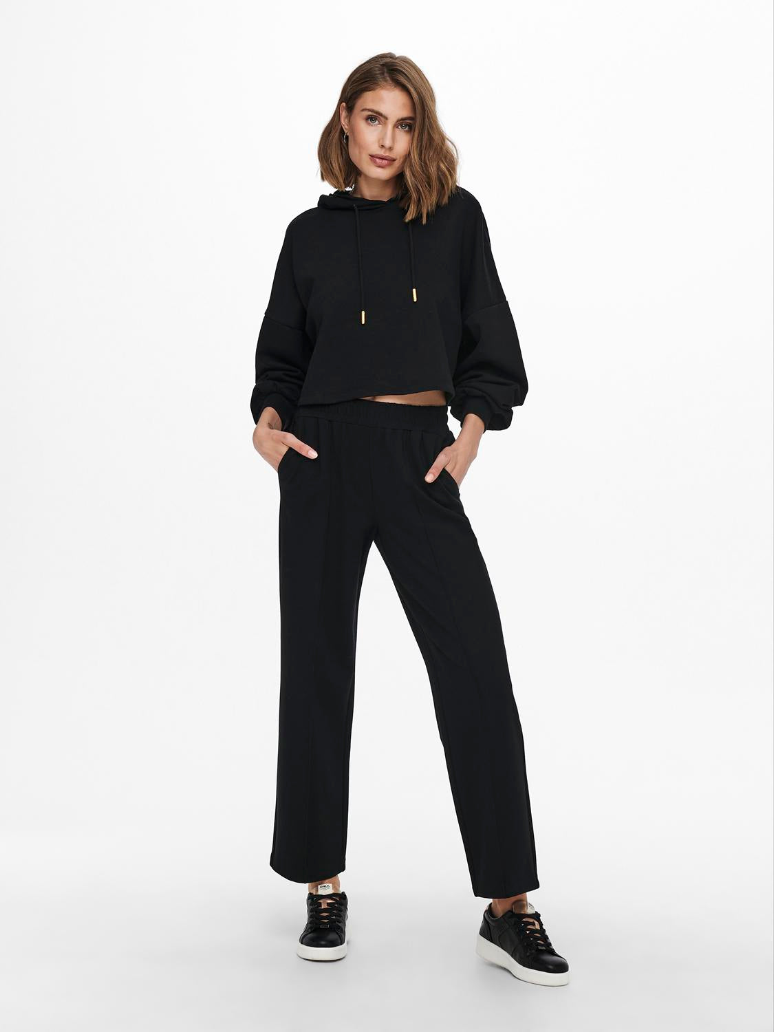 15235076BLACK_3_P