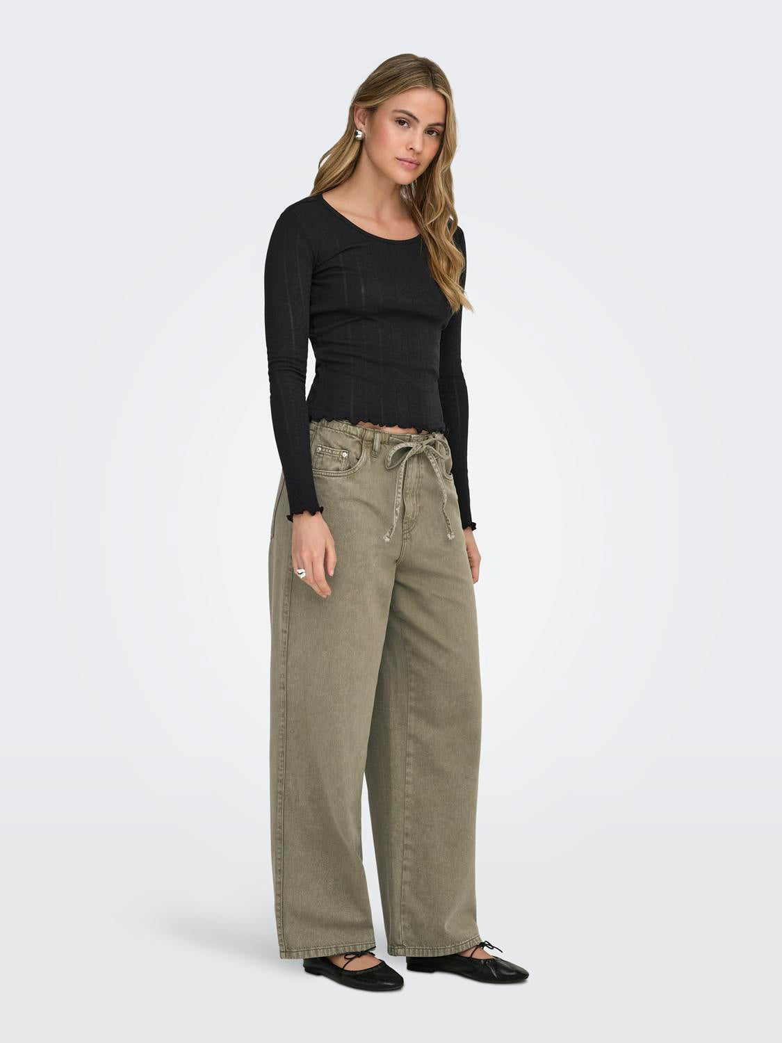 15367553BLACK_3_P