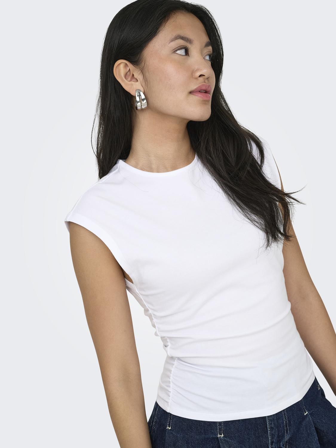 15367938WHITE_8_P