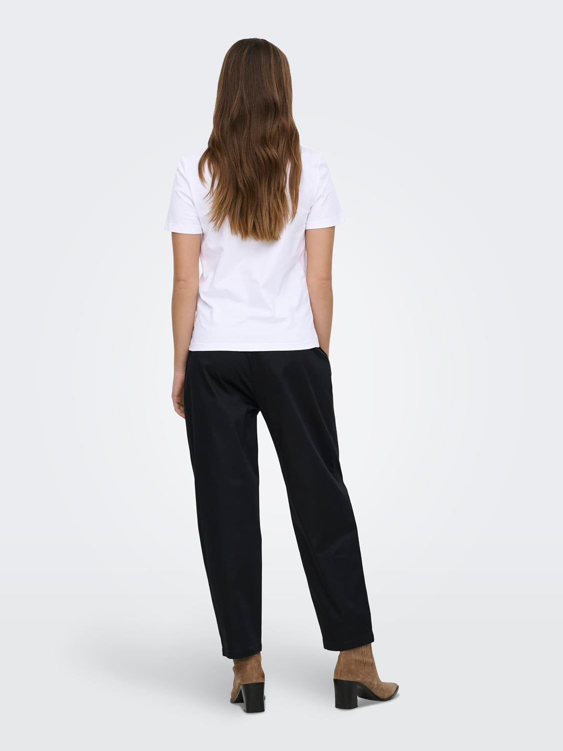 15368885BRIGHT WHITE()FABULOUS_6_P
