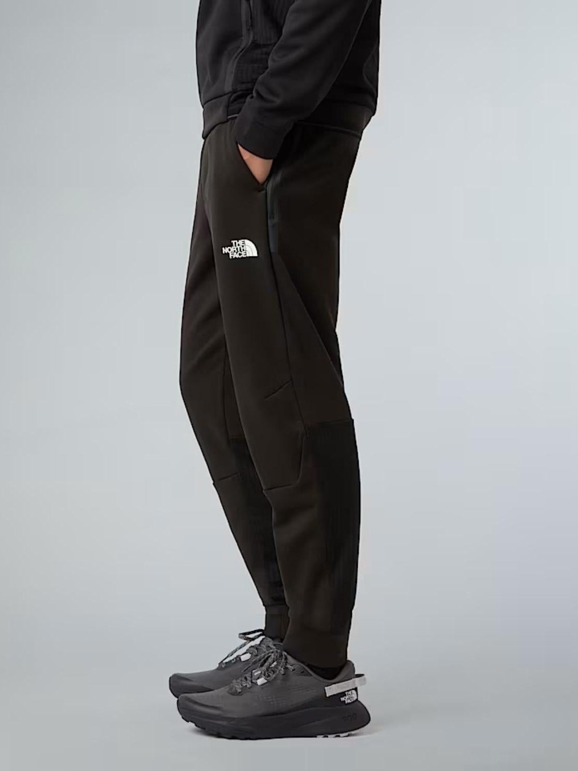 NF0A893SJK3 TNF BLACK_3_P