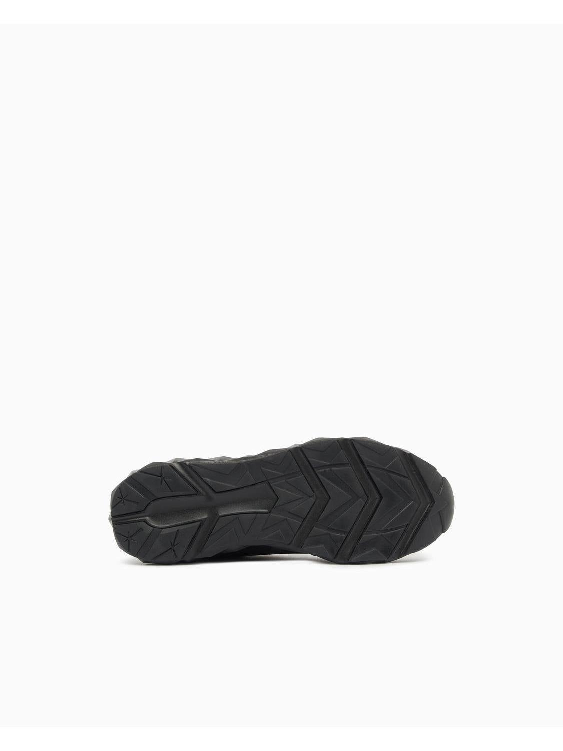 X8X217 XK433MC061 TRIPLE BLACK_3_P